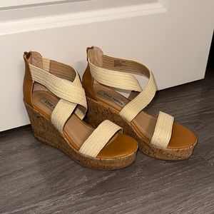 Steve Madden Wedges Size 8.5